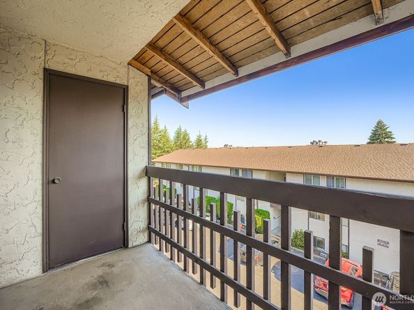 3523 S 160 Street C5, SeaTac WA 98188