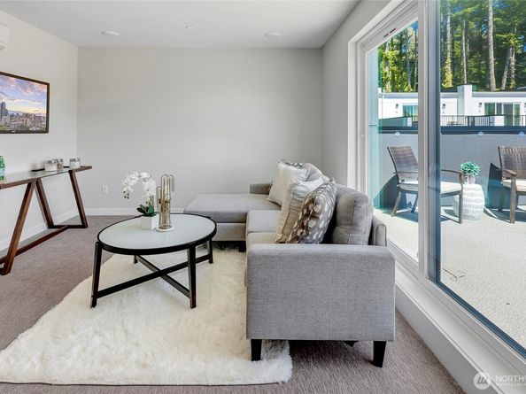 8904 NE 173rd Place B, Bothell WA 98011