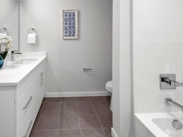 8904 NE 173rd Place B, Bothell WA 98011