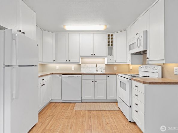 220 SW Clark Street B104, Issaquah WA 98027