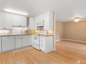 220 SW Clark Street B104, Issaquah WA 98027