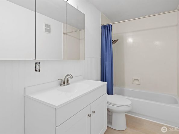 220 SW Clark Street B104, Issaquah WA 98027