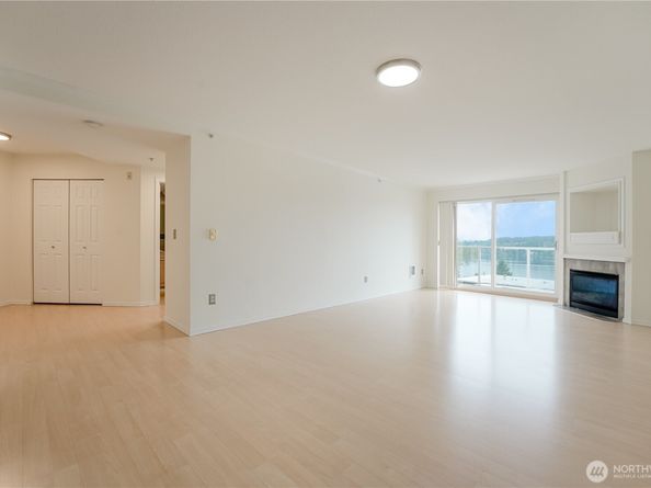 15020 Bothell Way NE 303, Lake Forest Park WA 98155