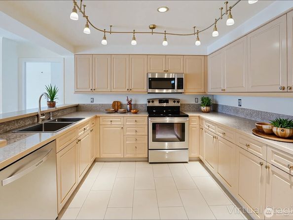 15020 Bothell Way NE 303, Lake Forest Park WA 98155