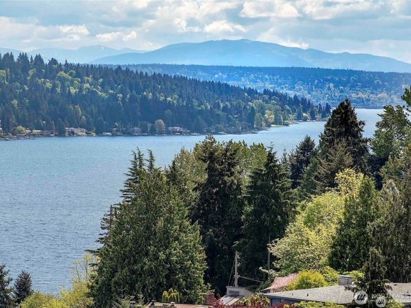 15020 Bothell Way NE 303, Lake Forest Park WA 98155
