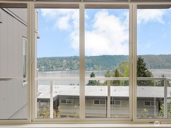 15020 Bothell Way NE 303, Lake Forest Park WA 98155