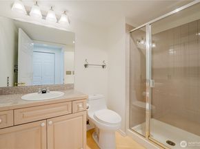 15020 Bothell Way NE 303, Lake Forest Park WA 98155