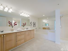 15020 Bothell Way NE 303, Lake Forest Park WA 98155