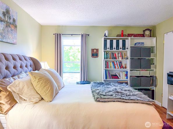 1425 S Puget Drive G3, Renton WA 98055