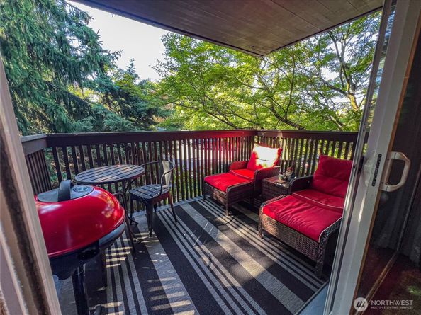 1425 S Puget Drive G3, Renton WA 98055
