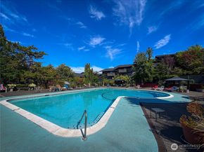 1425 S Puget Drive G3, Renton WA 98055