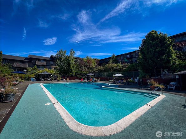 1425 S Puget Drive G3, Renton WA 98055
