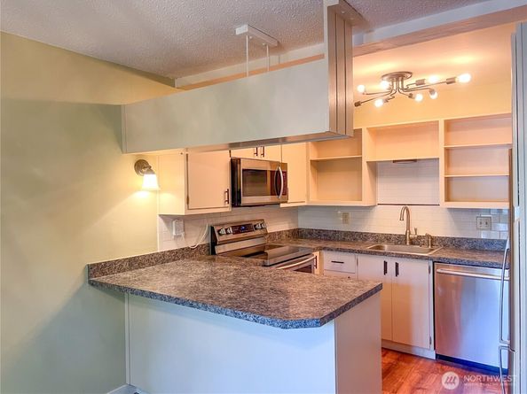 1425 S Puget Drive G3, Renton WA 98055