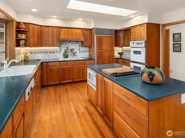 14920 Vermontville Road SW, Vashon WA 98070