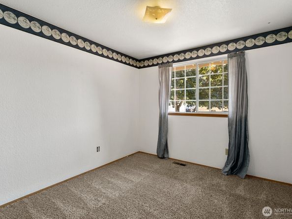 4272 SW 337th Place, Federal Way WA 98023
