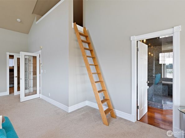 6222 37th Avenue NE, Seattle WA 98115