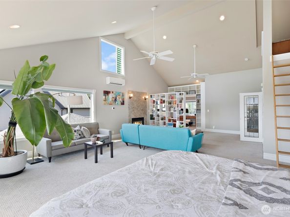 6222 37th Avenue NE, Seattle WA 98115