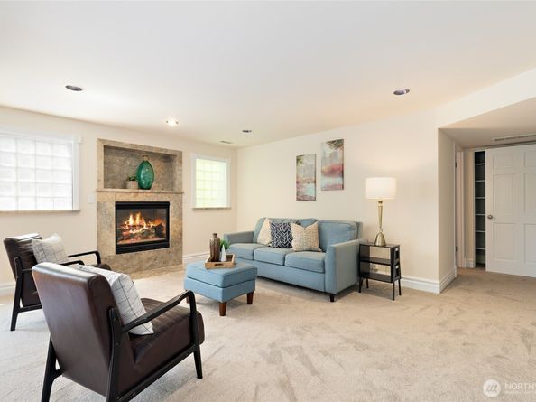 6222 37th Avenue NE, Seattle WA 98115