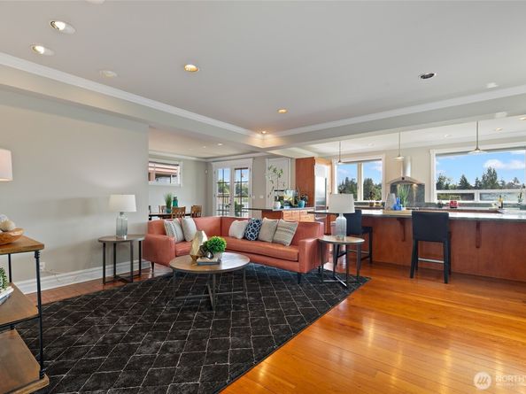 6222 37th Avenue NE, Seattle WA 98115
