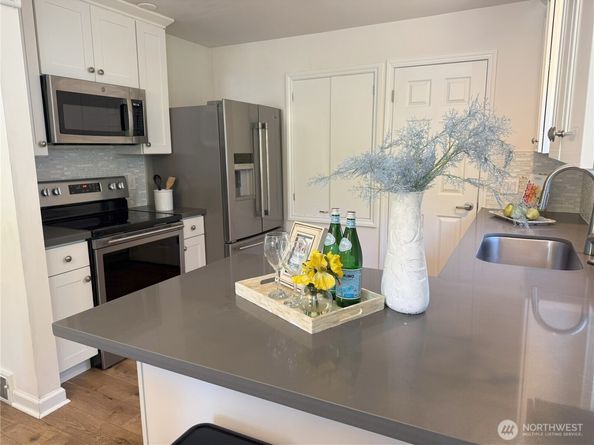 4329 NE 56th Street, Seattle WA 98105