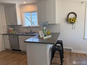 4329 NE 56th Street, Seattle WA 98105