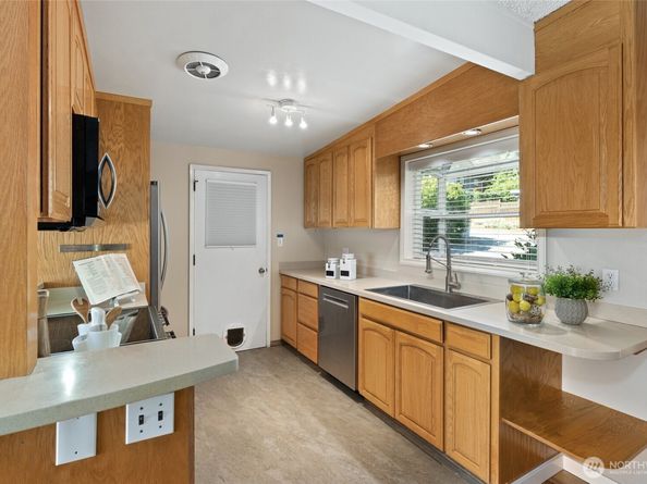 16205 SE 7th Street, Bellevue WA 98008