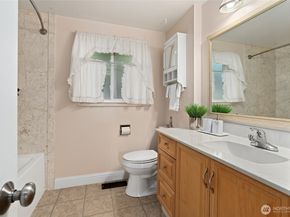 16205 SE 7th Street, Bellevue WA 98008