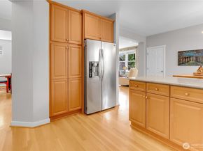 17021 Parkside Way SE, Renton WA 98058