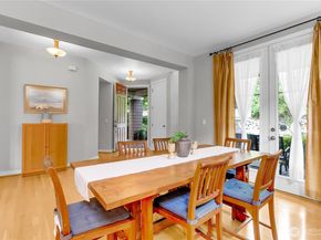 17021 Parkside Way SE, Renton WA 98058