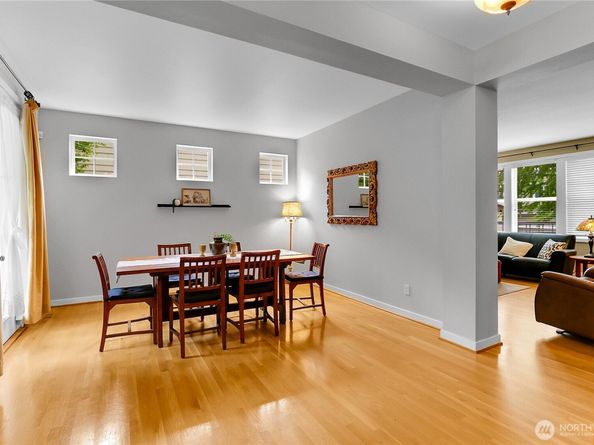 17021 Parkside Way SE, Renton WA 98058