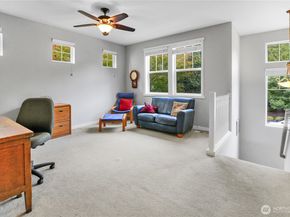 17021 Parkside Way SE, Renton WA 98058