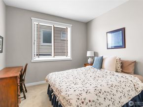 17021 Parkside Way SE, Renton WA 98058