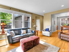17021 Parkside Way SE, Renton WA 98058