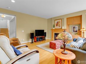 17021 Parkside Way SE, Renton WA 98058