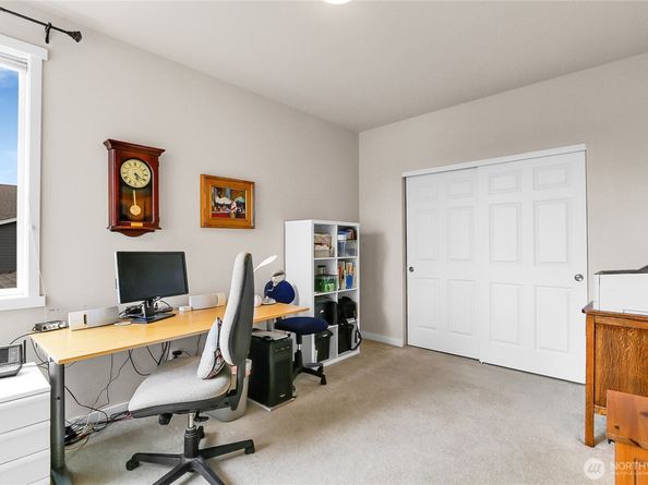 17021 Parkside Way SE, Renton WA 98058
