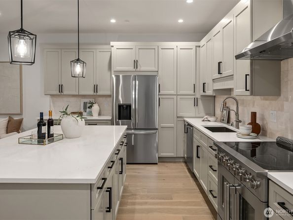 421 and 421B 14th Avenue W, Kirkland WA 98033