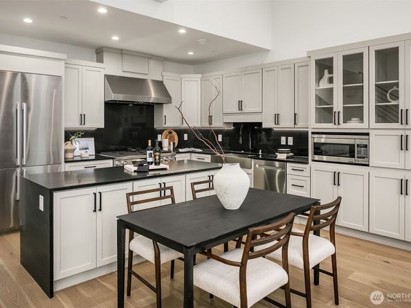 421 and 421B 14th Avenue W, Kirkland WA 98033