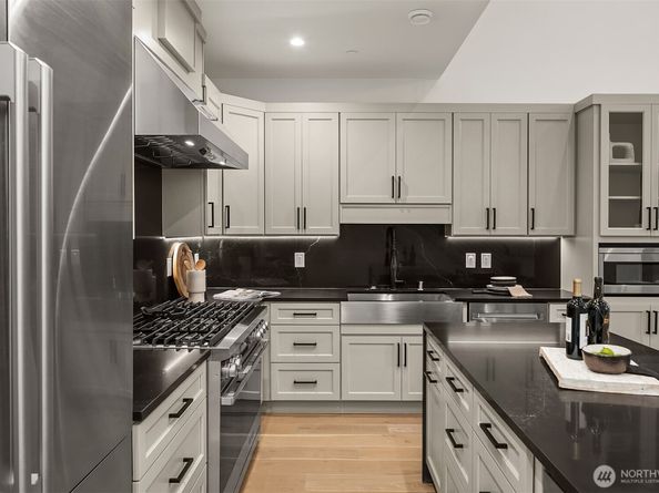 421 and 421B 14th Avenue W, Kirkland WA 98033