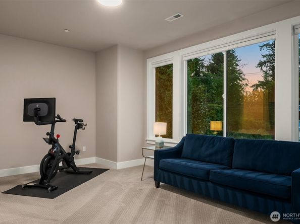 7609 NE 155th Street, Kenmore WA 98028