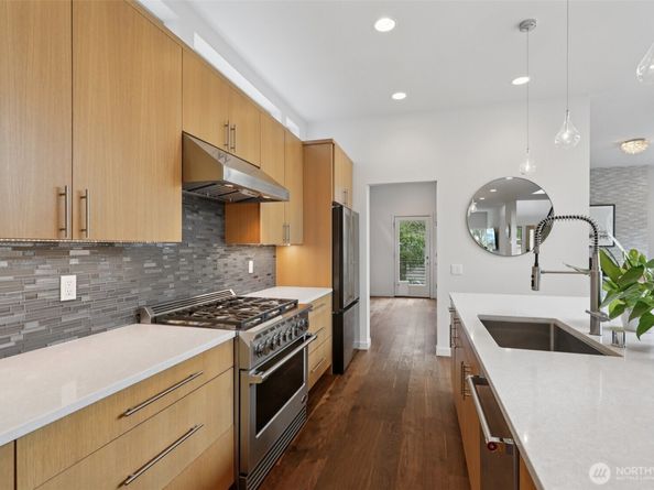 5956 38th Avenue SW, Seattle WA 98126