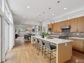 5956 38th Avenue SW, Seattle WA 98126