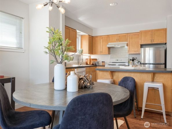 6736 29th Avenue S, Seattle WA 98108