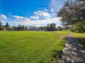 6736 29th Avenue S, Seattle WA 98108