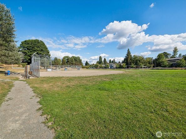 6736 29th Avenue S, Seattle WA 98108