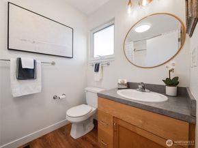 6736 29th Avenue S, Seattle WA 98108