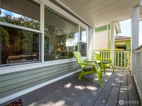 6736 29th Avenue S, Seattle WA 98108