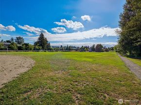 6736 29th Avenue S, Seattle WA 98108