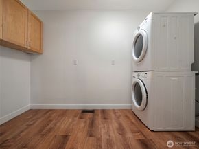 6736 29th Avenue S, Seattle WA 98108