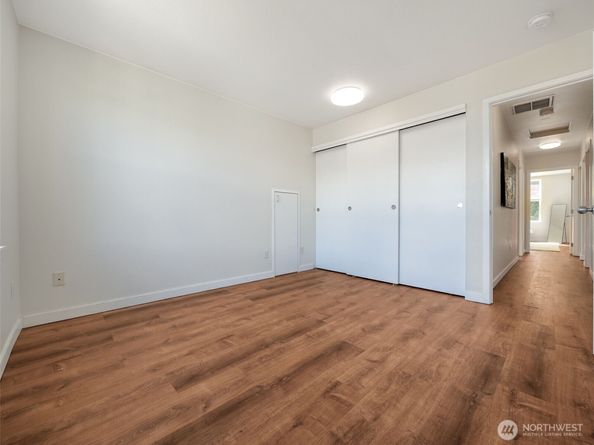 6736 29th Avenue S, Seattle WA 98108