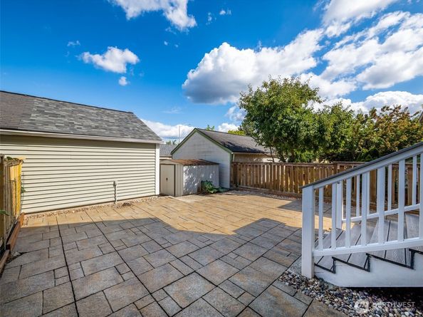 6736 29th Avenue S, Seattle WA 98108